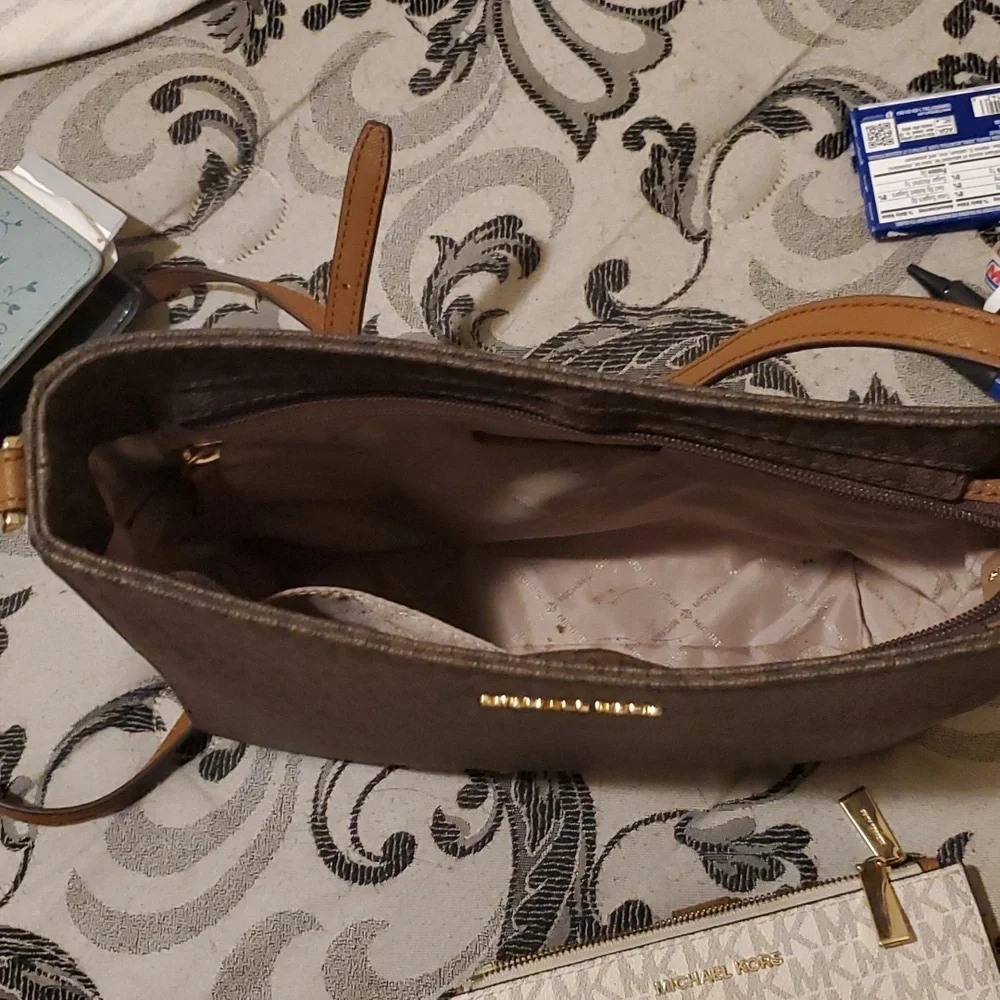 Michael Kors purse - Picture 2 of 2